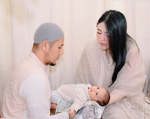 Potret Akikah Baby Agham Anak Via Vallen, Paras Cute Sang Anak Bikin Salfok