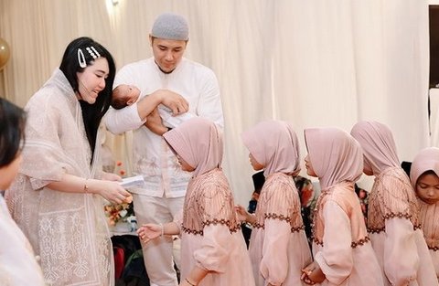 Potret Akikah Baby Agham Anak Via Vallen, Paras Cute Sang Anak Bikin Salfok