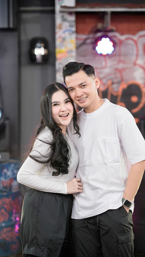 Anniversary 4 Tahun, Intip 10 Potret Perjalanan Cinta Nella Kharisma & Dory Harsa, Dari Awal Bertemu Hingga Punya Dua Anak