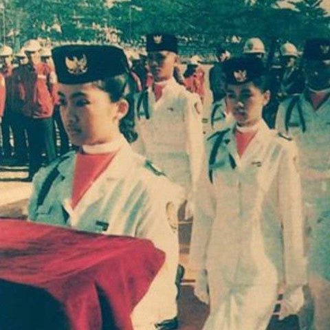 Dari Pasha Ungu hingga Desy Ratnasari, 11 Foto Artis yang Menjadi Anggota Pengibar Bendera