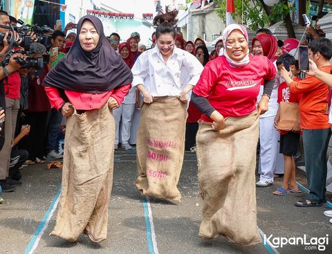 Deretan Potret Seru Ayu Ting Ting Ikut Lomba di Kampung Bareng Warga Sekitar