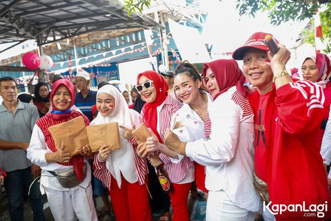 Deretan Potret Seru Ayu Ting Ting Ikut Lomba di Kampung Bareng Warga Sekitar