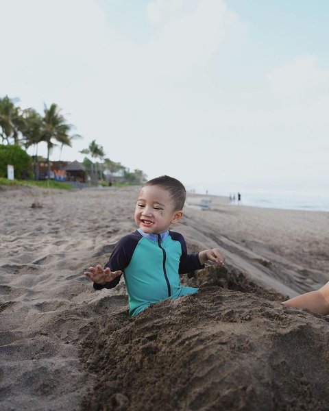 8 Foto Raffi Ahmad dan Nagita Slavina Mengajak Anak-Anaknya Berlibur ke Bali