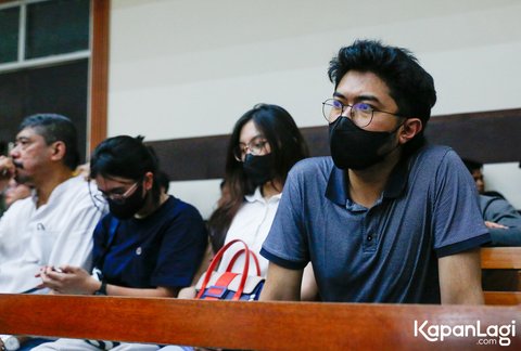 11 Potret Tamara Tyasmara Kembali Menangis Saat Lihat Rekaman CCTV Kematian Sang Anak