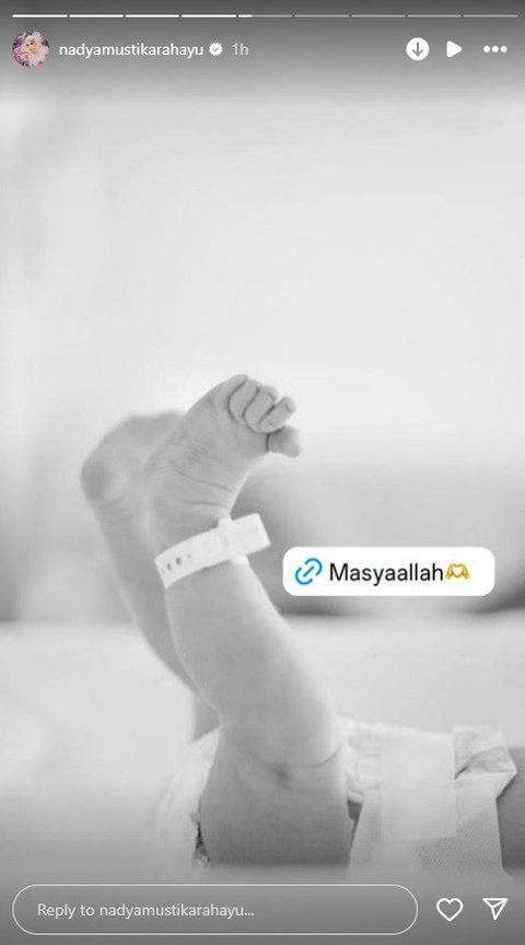 Dari beberapa unggahan di IG Story oleh Iqbal Rosadi dan Nadya Mustika, terlihat bahwa baby Shireen lahir dengan selamat dan sehat.