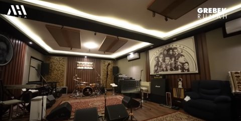 9 Potret Studio Andre Taulany yang Jarang Tersorot, Punya Koleksi Unik - Pernah Buat Rekaman Penyanyi Ternama