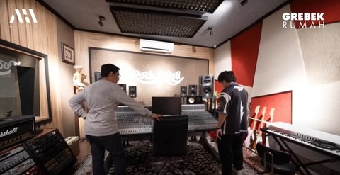 9 Potret Studio Andre Taulany yang Jarang Tersorot, Punya Koleksi Unik - Pernah Buat Rekaman Penyanyi Ternama