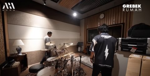 9 Potret Studio Andre Taulany yang Jarang Tersorot, Punya Koleksi Unik - Pernah Buat Rekaman Penyanyi Ternama