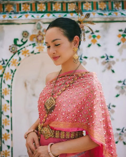 Potret Deretan Artis Cantik Pakai Baju Tradisional Thailand, Ada Andien Aisyah dan Febby Rastanty<br>