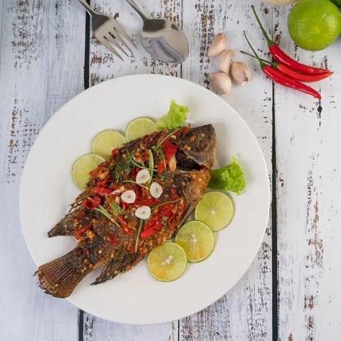 Ilustrasi Ikan Goreng/https://www.freepik.com/timolina