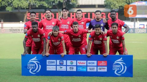 FOTO: Gol Spektakuler Kenneth Ngwoke ke Gawang PSS Sleman Sukses Antarkan Semen Padang Raih Kemenangan Perdana di BRI Liga 1 2024/2025