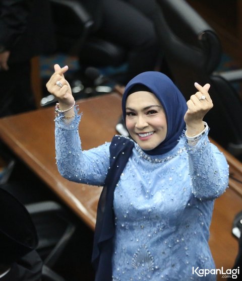 Potret Astrid Kuya dan Tania Nadira Dilantik Jadi Anggota DPRD DKI Jakarta