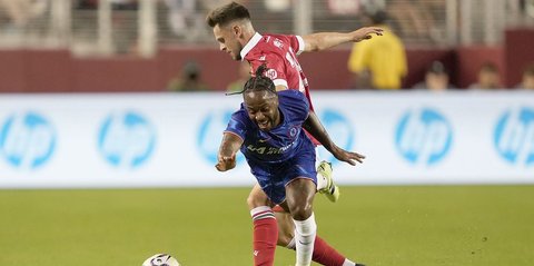 Main di UCL, Raheem Sterling Lebih Baik Pindah ke Aston Villa Ketimbang MU