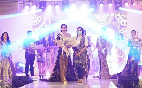 Shania Binti Mahir Hamdun melangkah ke level lebih tinggi dengan menempati posisi Top 3 Puteri Indonesia Yogyakarta pada tahun 2019, dan kemudian menjadi Runner Up 1 Puteri Indonesia Yogyakarta di tahun 2020.<br>