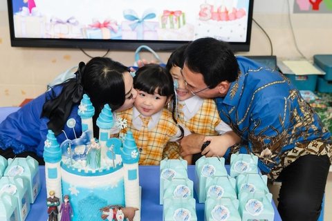 Potret Perayaan Ulang Tahun Sarah, Anak Ahok, dan Puput yang ke-3, Adakan Pesta Bersama Teman-teman di Sekolah