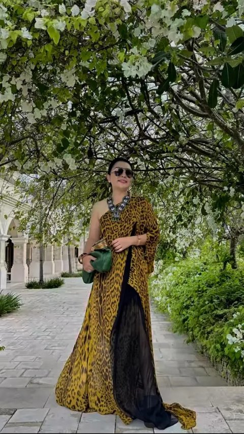 Mayangsari dan Suami Liburan di Villa (Sumber: Instagram/mayangsari_official)