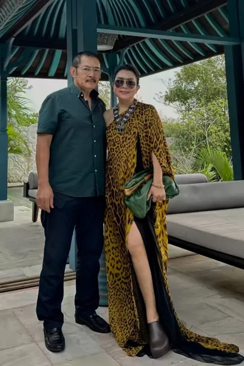 Mayangsari dan Suami Liburan di Villa (Sumber: Instagram/mayangsari_official)
