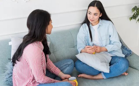 Ustadz Hanan Attaki (https://www.instagram.com/p/C992K82PL7V/?img_index=2)