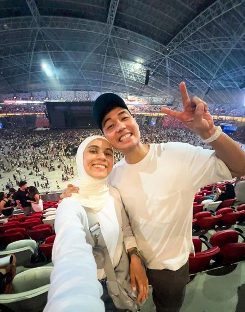 Nycta Gina dan Rizky Kinos Rayakan Anniversary ke-9, Hadiahnya Kasih Sayang yang Tulus serta Tumblr untuk Ngopi