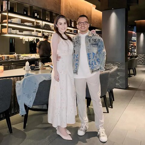 Potret mesra Jennifer Dunn dan Faisal Haris yang selalu tampil kompak (sumber: Instagram/jeje_haris89)