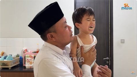 10 Potret Adzam Anak Nathalie Holscher Sakit, Sule Datang Menjenguk dengan Tubuh Kurus Jadi Sorotan