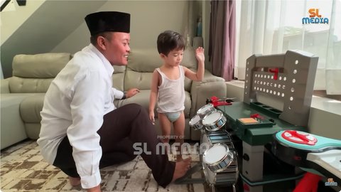 10 Potret Adzam Anak Nathalie Holscher Sakit, Sule Datang Menjenguk dengan Tubuh Kurus Jadi Sorotan