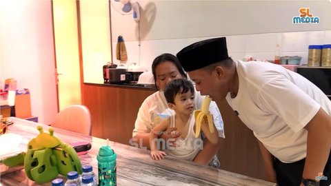 10 Potret Adzam Anak Nathalie Holscher Sakit, Sule Datang Menjenguk dengan Tubuh Kurus Jadi Sorotan