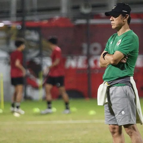 Kualifikasi Piala Dunia 2026 - Roberto Mancini, Shin Tae-yong, Graham Arnold (Bola.com/Adreanus Titus)