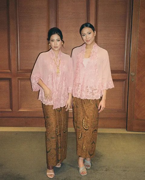 Dikenal Tomboy, Intip Potret Cantik & Anggun Sherina Dalam Balutan Kebaya Berbagai Warna