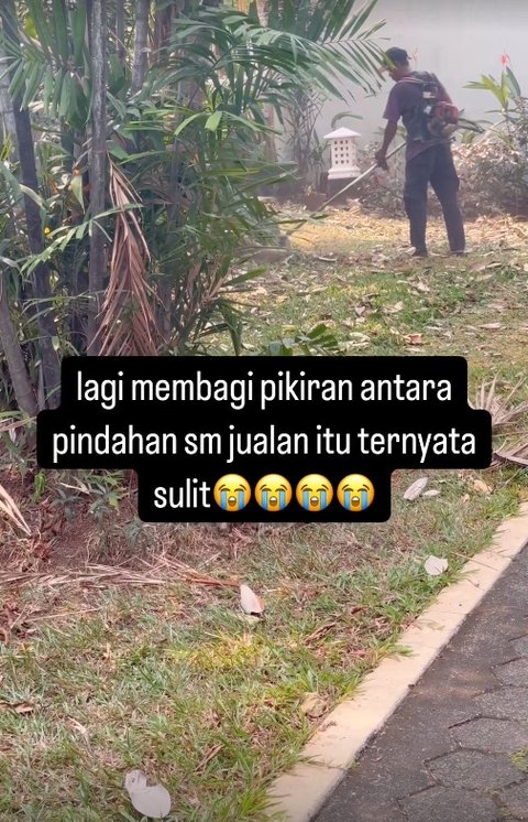 Angbeen curhat bahwa menjalankan usaha sambil mempersiapkan pindahan rumah merupakan tantangan tersendiri. Meski sulit, ia harus menangani keduanya pada waktu yang bersamaan.<br>