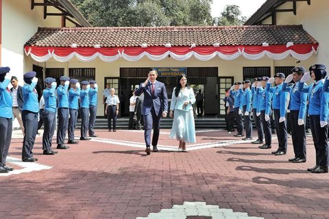 Tampil Cantik, 8 Foto Annisa Pohan Ketika Mendampingi AHY 'Nostalgia SMA' di Magelang