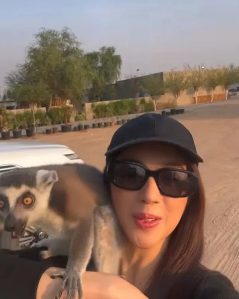 Angel Karamoy Jajal Offroad di Padang Pasir Dubai (Sumber: Instagram/realangelkaramoy)