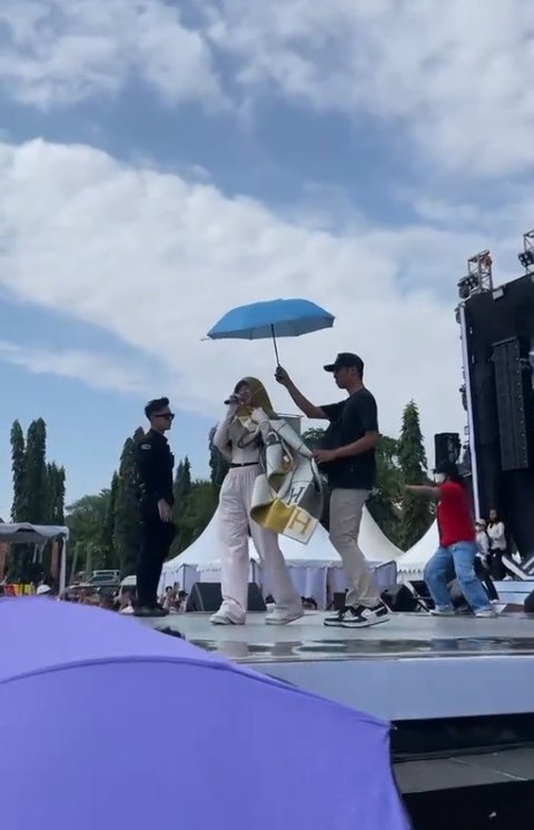 Momen Rekaman Happy Asmara Viral di TikTok