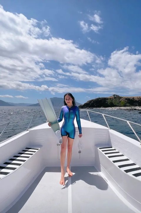 Prilly Latuconsina Liburan di Pulau Alor (Sumber: Instagram/prillylatuconsina96)