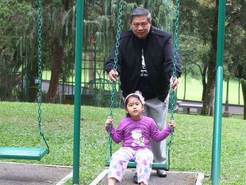 Potret Transformasi Aira Yudhoyono Bersama Sang Kakek SBY, Dekat dari Kecil Langgeng Hingga Kini