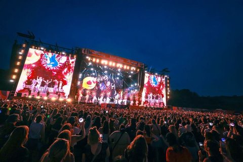 Potret SEVENTEEN Usai Manggung di Lollapalooza 2024 di Berlin, Carat Langsung Diserang Visual Bertubi-tubi