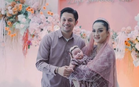 Potret Tengku Dewi & Andrew Andika Harmonis di Acara Aqiqah Zeya, Gelar Pesta Mewah Bernuansa Serba Pink