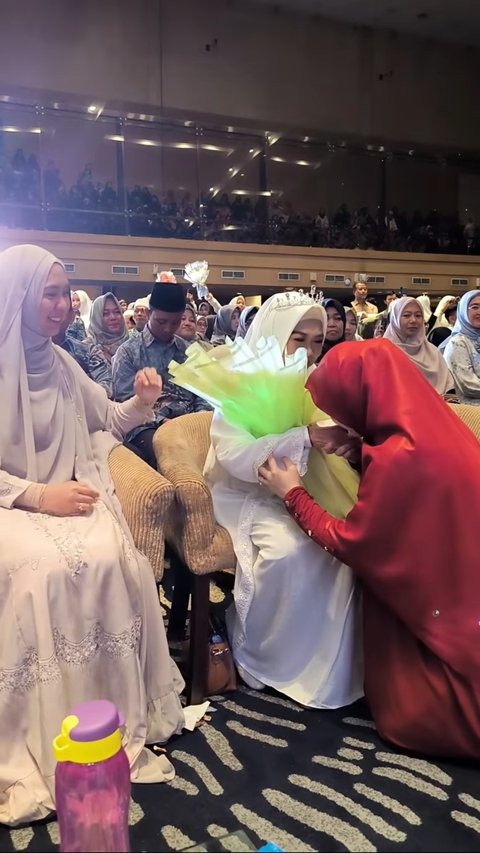 Yunifah Ismawati memulai perjalanan menghafal Al-Quran sejak tahun 2016 dengan tekad dan semangat yang besar.<br><br>