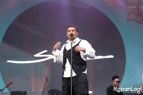 Lagu-lagu Sal Priadi dikenal memiliki keunikan tersendiri, dengan pesan-pesan yang selalu menyentuh hati pendengarnya.<br><br>