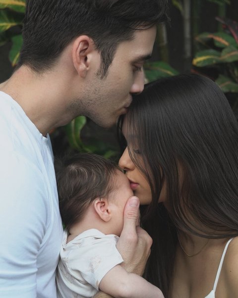 Potret Stefan William Bersama Baby Noah, Keabsahan Pernikahan dengan Ria Andrews Jadi Sorotan