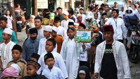 FOTO: Melihat Kemeriahan Kirab Sekaten untuk Menyambut Peringatan Maulid Nabi Muhammad SAW di Pisangan Timur