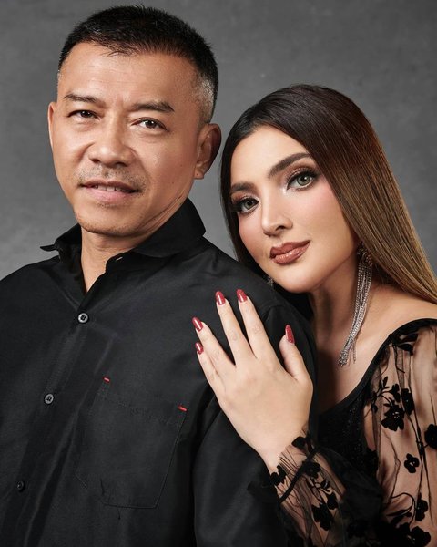 Sudah Jadi Kakek dan Nenek, Potret Anang dan Ashanty di Sesi Foto Terbaru Tampil Elegan Penuh Pesona Serba Hitam