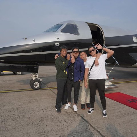 Intip Keseruan Raffi Ahmad Bareng Band The Popstars Pas Manggung, Berangkat Naik Private Jet