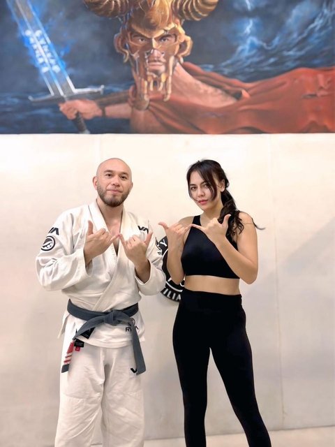 Potret Ratu Rizky Nabila Tekuni Brazilian Jiu Jitsu dengan Max Metino, Kini jadi Hobi Baru