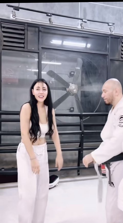 Potret Ratu Rizky Nabila Tekuni Brazilian Jiu Jitsu dengan Max Metino, Kini jadi Hobi Baru