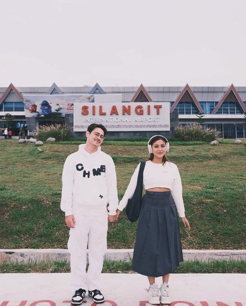 Couple goals banget sih! Awkarin dan pacarnya selalu kompak dan bikin iri.<br><br>