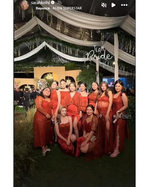 Potret bridesmaid di pernikahan Hana Saraswati. (sumber: Instagram/hanahaho/sarahkeihl)