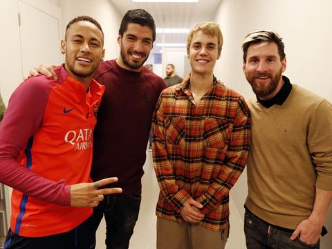 Ketika Bintang Lapangan Hijau Bertemu Bintang Panggung: Lionel Messi, Justin Bieber, dan Artis Lainnya Berpose Bersama