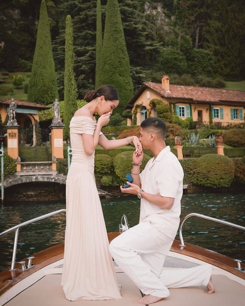 Momen Romantis! Al Ghazali Melamar Alyssa Daguise dengan Cincin Berlian Raksasa di Danau Como