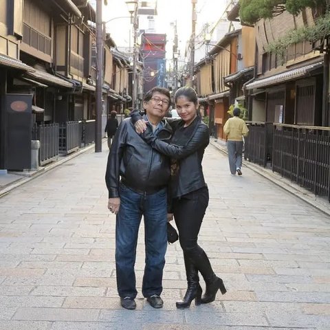 Potret Kebersamaan Annisa Pohan dan Sang Ayah. (Sumber: Instagram/annisayudhoyono)